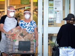 Florida reportó este domingo 19 muertes más y 689 nuevos contagios en las últimas 24 horas para un total de 1.074 fallecimientos por COVID-19 y 31.528 infectados en el estado