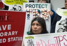 Más de 131.000 beneficiarios del TPS son "trabajadores esenciales" El Centro para Progreso Americano calculó que unos 11.600 trabajadores de la salud están amparados por TPS, incluidas 8.100 personas que cuidan enfermos en el hogar.