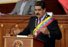 Estados Unidos dice que su misión en el Caribe no va contra Maduro ni busca "invadir" Estados Unidos aumentó el 60% y el 75% su presencia militar en las costas de Latinoamérica para luchar contra el narcotráfico, pero esa operación no busca "invadir" Venezuela ni derrocar a Nicolás Maduro, dijo el jefe del Comando Sur.