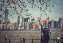 Los inmigrantes constituyen el mayor porcentaje de la fuerza de trabajo en proyectos y servicios relacionados con la construcción, que es una de las industrias más grandes y poderosas de la ciudad de Nueva York.
