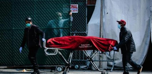 La autoridad de transportes metropolitana de Nueva York pagará 500.000 dólares a los familiares de cada empleado fallecido a causa del COVID-19, diez veces más de lo que habitualmente se compensa por la muerte de un trabajador en activo