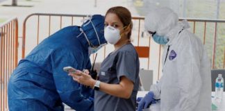 La ciudad de Nueva York ha enviado este viernes un mensaje de emergencia a través de los teléfonos móviles para recabar personal sanitario voluntario ante el desbordamiento del sistema de salud en el estado