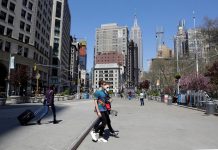 Gobernadores crean comité para asesorarles hacia reapertura económica Un grupo de gobernadores, entre ellos el de Nueva York, epicentro del coronavirus en el mundo, anunciaron la creación de un comité multiestatal con la responsabilidad de asesorarles para que sus residentes vuelvan a trabajar y reactivar la economía.