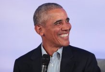 Obama destaca al chef español José Andrés por su lucha ante el coronavirus El expresidente Barack Obama puso de ejemplo al chef español José Andrés por su "sacrificio" contra los efectos de la pandemia del coronavirus.