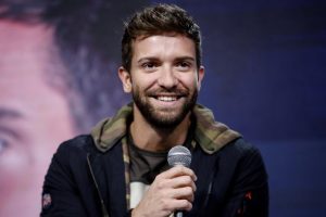 En la lista de tareas pendientes para cuando remita la pandemia, el cantante espa&ntilde;ol Pablo Albor&aacute;n tiene un disco por grabar y un mill&oacute;n de abrazos para sus sobrinos y sus amigos.