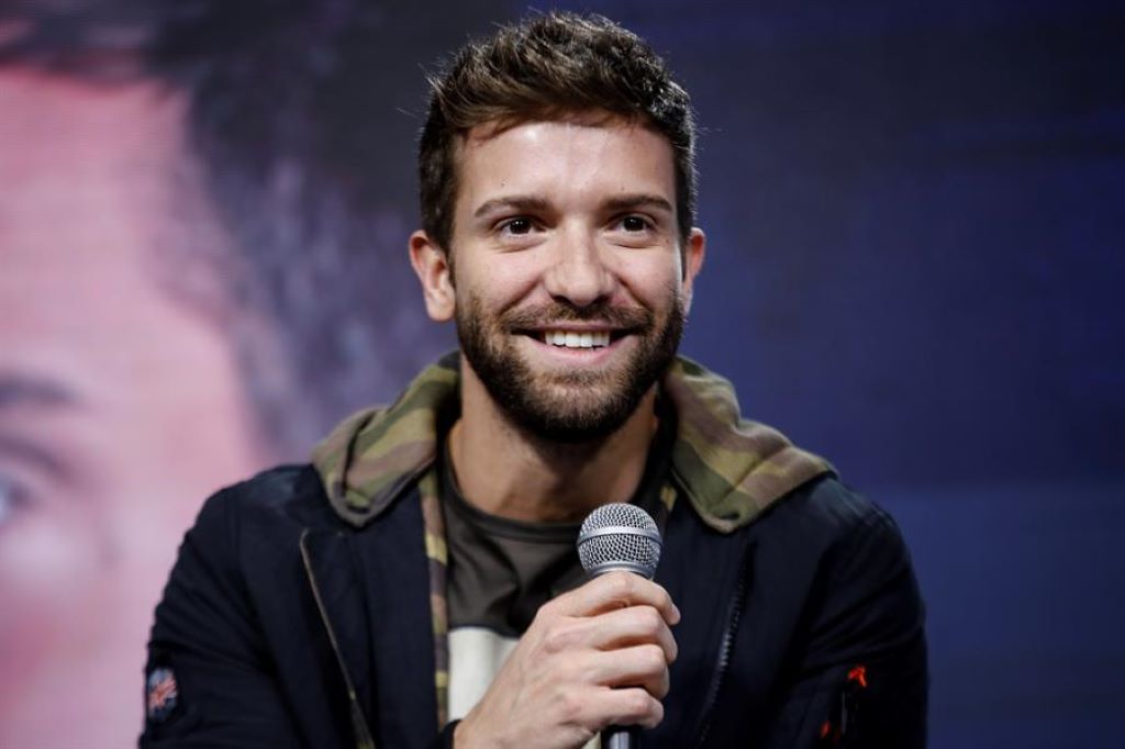 Pablo Alborán En la lista de tareas pendientes para cuando remita la pandemia, el cantante español Pablo Alborán tiene un disco por grabar y un millón de abrazos para sus sobrinos y sus amigos.