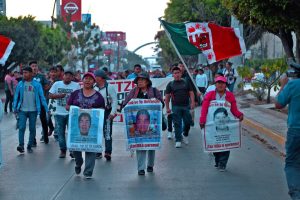 El Comité de Madres y Padres de los 43 estudiantes desaparecidos de Ayotzinapa exigieron este domingo al Gobierno mexicano no detener la búsqueda de las personas extraviadas en el país pese a la emergencia sanitaria por COVID-19.