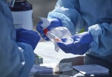 Dos de los tres laboratorios de los Centros para el Control y la Prevención de Enfermedades de EE.UU. que crearon los kit de prueba de coronavirus violaron sus propios protocolos de fabricación