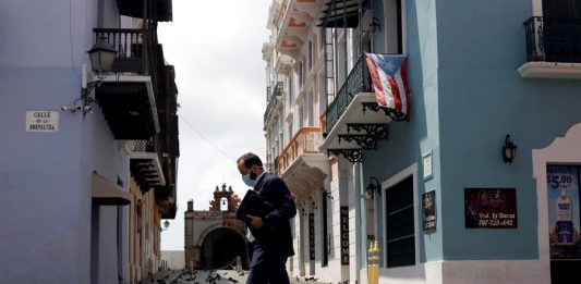 La Policía de Puerto Rico estudia multar a las personas que circulen por las calles de la isla sin mascarillas para prevenir el contagio de COVID-19