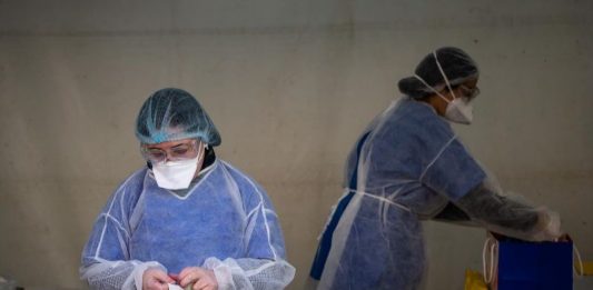 Una mujer de 54 años se convirtió en la más reciente víctima mortal del COVID-19 en Puerto Rico que, además, añade seis casos con resultados positivos hasta situarse en los 903