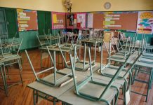 Sistema público de enseñanza en Puerto Rico pasará a alumnos de curso por la pandemia Siguiendo la estela de otros países, Puerto Rico ha dado por terminado el actual semestre escolar, que terminaba oficialmente el próximo 5 de junio, y autoriza a los alumnos del sistema público de enseñanza a pasar de curso