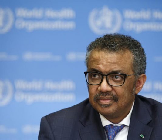 Con todo, la amenaza de Trump ha puesto en alerta a la OMS, cuyo director general, Tedros Adhanom Ghebreyesus, ha insistido en que la actual crisis sanitaria no debe politizarse, ya que el coronavirus no entiende de ideologías y está golpeando a todos.