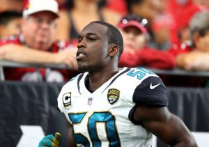 Telvin Smith, exapoyador de los Jaguars de Jacksonville, fue arrestado este miércoles y acusado de un cargo de actividad sexual ilegal con menores de edad