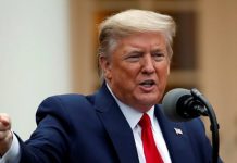 El presidente, Donald Trump, anunció que suspende la emisión de permisos de residencia permanente para extranjeros, conocidos como "green card".