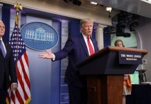EE.UU. recomienda taparse la cara en público, pero Trump dice que no lo hará El Gobierno de Estados Unidos recomendó este viernes taparse la cara en público para evitar contagios de coronavirus, aunque el presidente Donald Trump dijo que él no seguirá esa sugerencia.