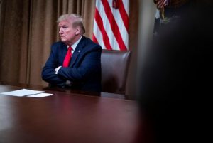 El presidente Donald Trump insisti&oacute; este lunes en que mantendr&aacute; las fronteras de su pa&iacute;s cerradas a Europa hasta que mejore la situaci&oacute;n en el Viejo Continente