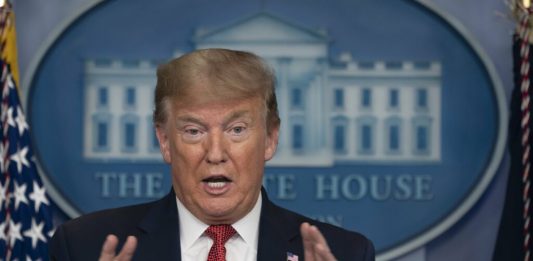 El Gobierno de Donald Trump presentó este jueves su plan de "reapertura" económica y social poscoronavirus para Estados Unidos por fases, zonas y sin un calendario establecido.
