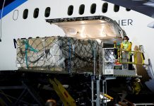 Un avión con 10,1 toneladas de insumos médicos, para enfrentar la pandemia de la COVID-19, arribó esta martes por la noche a la Ciudad de México