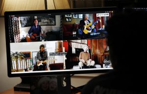 M&aacute;s de un centenar de artistas y personalidades de la cultura y de la pol&iacute;tica se unieron este fin de semana bajo el lema "Un Mundo: Juntos en Casa"