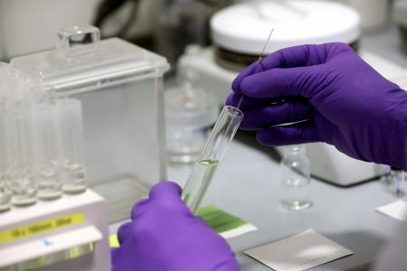 La adquisici&oacute;n del material sanitario se realiz&oacute; a pesar de que las pruebas pueden conseguirse directamente a los fabricantes en China por menos de 3 d&oacute;lares la unidad.