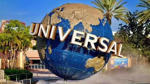 Universal Studios La intención expresada este martes por Universal Studios de lanzar sus películas directamente por internet, en lugar apostar por estrenos exclusivos en cines, ha provocado que la mayor cadena de cines de Estados Unidos, AMC, amenace con no volver a proyectar cintas de la compañía.