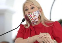 Gobernadora de Puerto Rico presentará en breve plan de reactivación económica La gobernadora de Puerto Rico, Wanda Vázquez, ha anunciado este martes que en los "próximos días presentaremos un plan responsable para iniciar algunas actividades económicas".