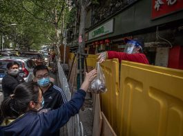 Wuhan se prepara para poner fin a 11 semanas de cuarentena La ciudad china de Wuhan, cuna de la pandemia del coronavirus, finiquita a partir de este miércoles casi 11 semanas de cuarentena, aunque los ánimos de sus residentes están divididos