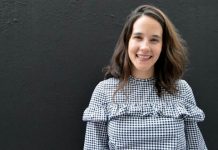 Para continuar con la estética retro con la que debutó recientemente en la serie "La casa de las flores", la artista mexicana Ximena Sariñana presentó este jueves "Una vez más"