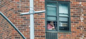 El propietario de 18 edificios en Nueva York, Mario Salerno, le ha perdonado el alquiler del mes de abril a todos sus inquilinos