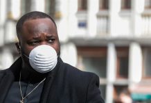 Bahamas hace frente ante el reto del COVID-19 a otra grave crisis sólo 6 meses después del paso del huracán Dorian en septiembre de 2029 por el archipiélago atlántico, que dejó cerca de 70 muertos y 300 desaparecidos.