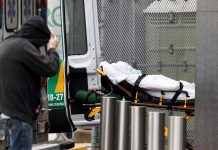 El coronavirus este viernes rompió con casi una década de creación continuada de empleo en EE.UU. y volvió a golpear con fuerza al estado de Nueva York, donde el número de muertes se ha duplicado en solo tres días