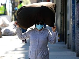 Proponen instalar en Nueva York albergues para pacientes en cuarentena Un grupo de políticos neoyorquinos está impulsando que diversas instalaciones culturales o deportivas de la ciudad sean transformadas para acoger pacientes del coronavirus que hayan salido del hospital