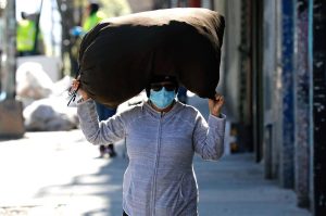 Un grupo de pol&iacute;ticos neoyorquinos est&aacute; impulsando que diversas instalaciones culturales o deportivas de la ciudad sean transformadas para acoger pacientes del coronavirus que hayan salido del hospital