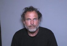 El fiscal del condado de Orange, California, Todd Spitzer, emitió una advertencia a los residentes del área después de que siete delincuentes sexuales, entre los que se cuentan cuatro latinos, fueran liberados anticipadamente
