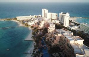 Los pa&iacute;ses del Caribe sufren los efectos de una paralizaci&oacute;n de la actividad por el COVID-19 que deja un panorama desolador con islas cerradas 