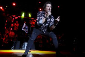 Artistas como Ricardo Montaner, Alejandro Sanz, Carlos Vives, Luis Fonsi o Diego Torres respondieron al llamado de Disney para cantar el jueves en #SeparadosPeroJuntos