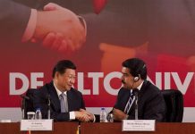 El presidente Donald Trump aseguró este viernes que no está "contento" con el acuerdo que han suscrito los mandatarios de China y Venezuela, Xi Jinping y Nicolás Maduro, para ampliar su cooperación frente al coronavirus.