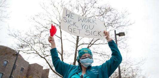 La Asociación de Enfermeras del Estado de Nueva York presentó una demanda colectiva este lunes por el coronavirus SARS-CoV-2 contra el Gobierno estatal y dos sistemas hospitalarios