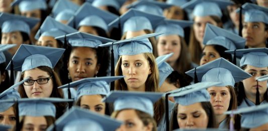 Unos 454.000 inmigrantes indocumentados están matriculados en colegios y universidades de Estados Unidos y, de ellos, 216.000 son elegibles para el programa Acción Diferida