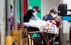 La ciudad de Nueva York ha superado este martes los 11.000 fallecidos por la COVID-19 tras el registro de más de 3.700 muertos que no habían sido incluidos en las estadísticas