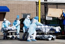 La ciudad de Nueva York, punto caliente del epicentro de coronavirus en Estados Unidos, plantea hacer "entierros temporales" excavando zanjas en parques ante el creciente número de fallecidos a causa de COVID-19