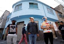 Desamparados, en refugios o cárceles, inmigrantes indefensos ante la pandemia La orden es permanecer en casa, pero para miles no hay en estos días un lugar seguro.