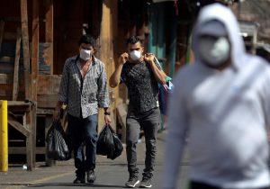 Una organizaci&oacute;n de hondure&ntilde;os asentados en el sur de Florida reclam&oacute; este martes al Gobierno de su pa&iacute;s que ya que se propone repatriar los restos del fallecido expresidente Rafael Callejas por v&iacute;a a&eacute;rea, haga lo propio con los hondure&ntilde;os vivos varados en este pa&iacute;s por el COVID-19.
