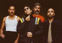 Chicano Batman: "Ser cuatro latinos exitosos en Estados Unidos es un arma" Chicano Batman es una de bandas hispanas más destacadas del panorama alternativo en EE.UU. y, ante el lanzamiento de su nuevo disco, "Invisible People"