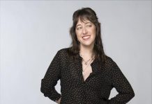 La camaleónica Mariana Treviño se deja tentar y se va a la TV con Telemundo La actriz mexicana Mariana Treviño, una de las más camaleónicas del espectáculo latino, tiene más de dos décadas de experiencia, que hasta hace cinco años la tenían plantada en las tablas y en el cine con alguna participación en producciones de Netflix.