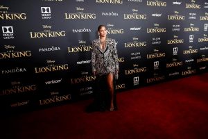 Beyoncé se ha unido a la rapera Megan Thee Stallion en el remix de "Savage", una de las canciones más escuchadas del momento y que destinará los beneficios recaudados por la nueva versión a causas benéficas por la crisis del coronavirus.