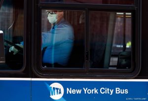 El jefe de la Autoridad Metropolitana de Transporte de Nueva York, Pat Foye, critic&oacute; este mi&eacute;rcoles al Centro de Control y Prevenci&oacute;n de Enfermedades de Estados Unidos y a la Organizaci&oacute;n Mundial de la Salud despu&eacute;s de que 83 de sus empleados hayan muerto como resultado de la pandemia del coronavirus.