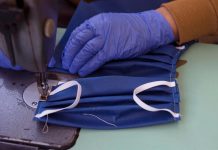 Universidad de EEUU idea máscaras con materiales que ya tienen los hospitales La Universidad de Florida ideó dos prototipos de máscaras "más efectivas que las N95" a partir de materiales y elementos que ya tienen los hospitales y que buscan suplir la escasez de estos protectores