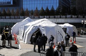 La administraci&oacute;n Trump aprob&oacute; la inmediata utilizaci&oacute;n de los centros de cirug&iacute;a ambulatoria, cl&iacute;nicas de rehabilitaci&oacute;n, hoteles e incluso de los dormitorios universitarios como hospitales improvisados