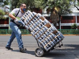 México abre la puerta a que cerveceras reanuden producción durante pandemia La Secretaría de Agricultura de México sugirió a las compañías cerveceras la posibilidad de reanudar su producción, paralizada por la contingencia sanitaria de COVID-19